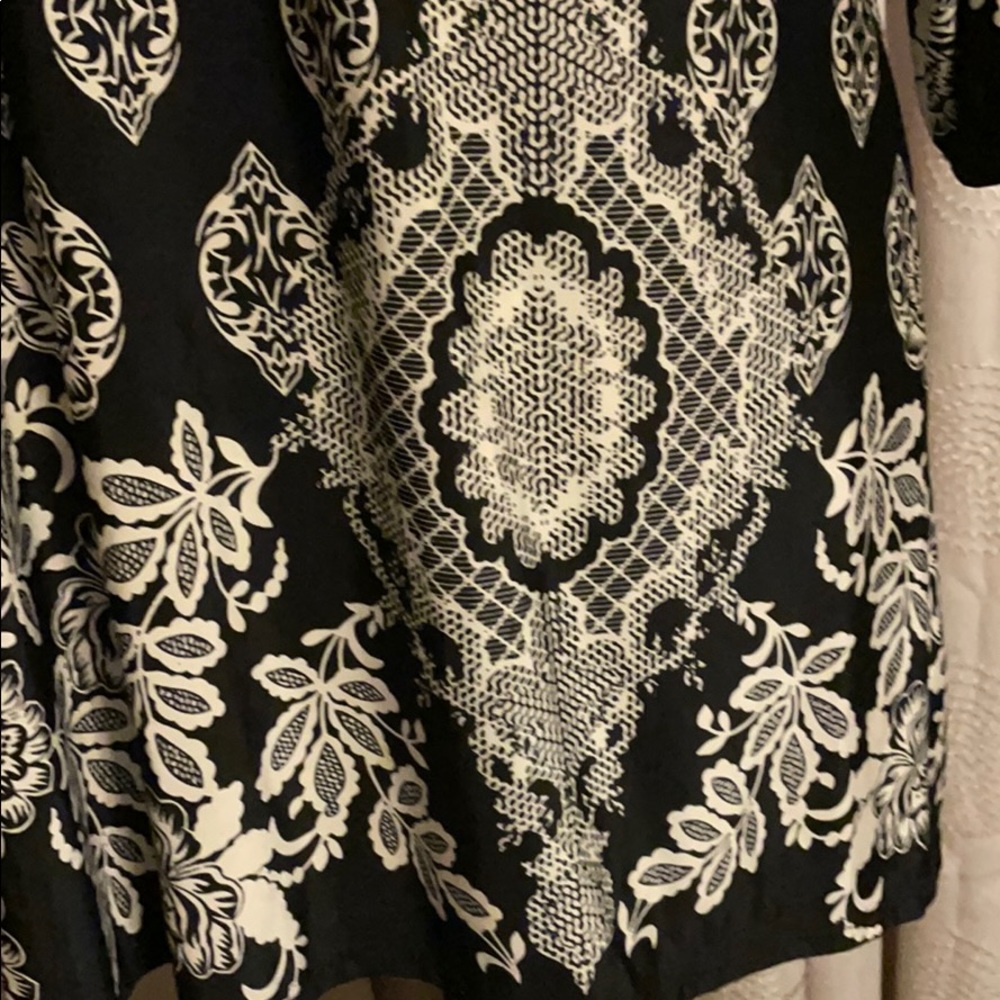 Rouge Cold Shoulder Top - Picture 4 of 7